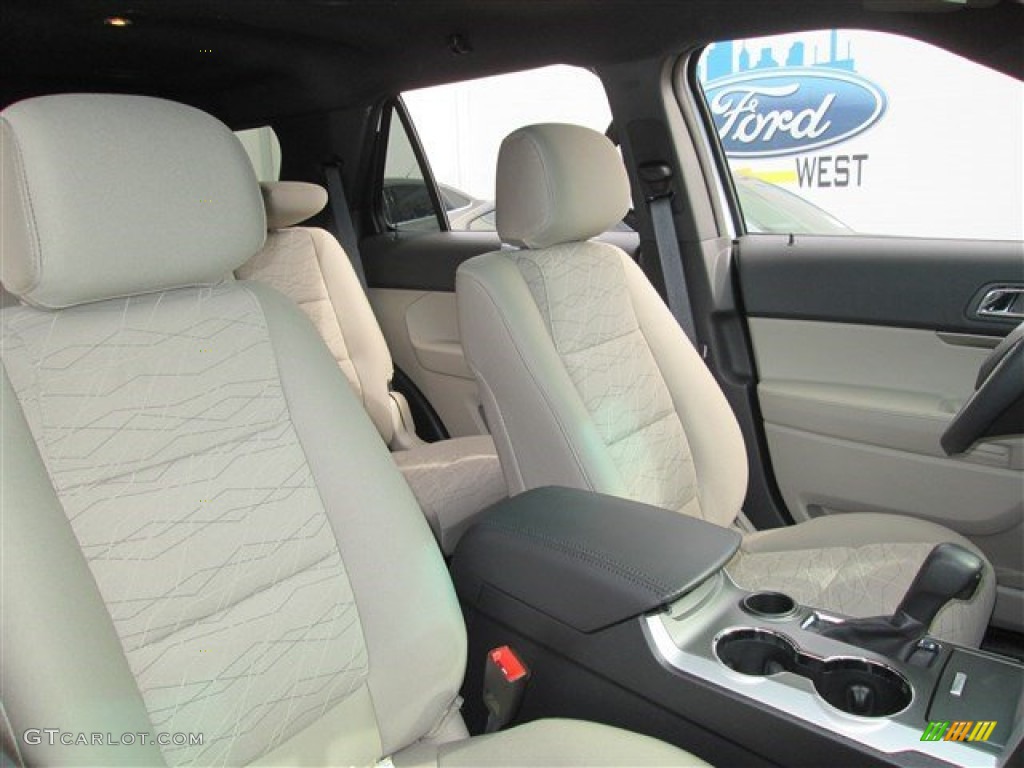 2015 Explorer FWD - Oxford White / Medium Light Stone photo #14