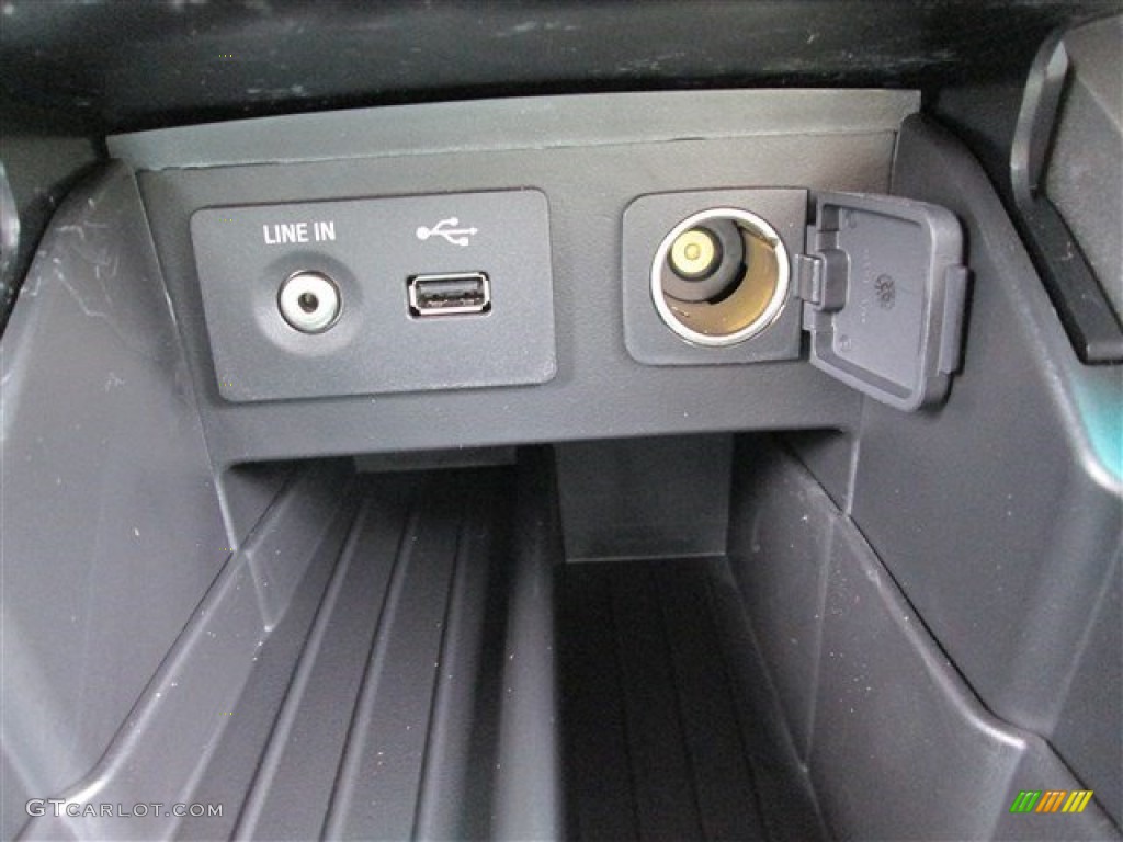 2015 Explorer FWD - Oxford White / Medium Light Stone photo #36