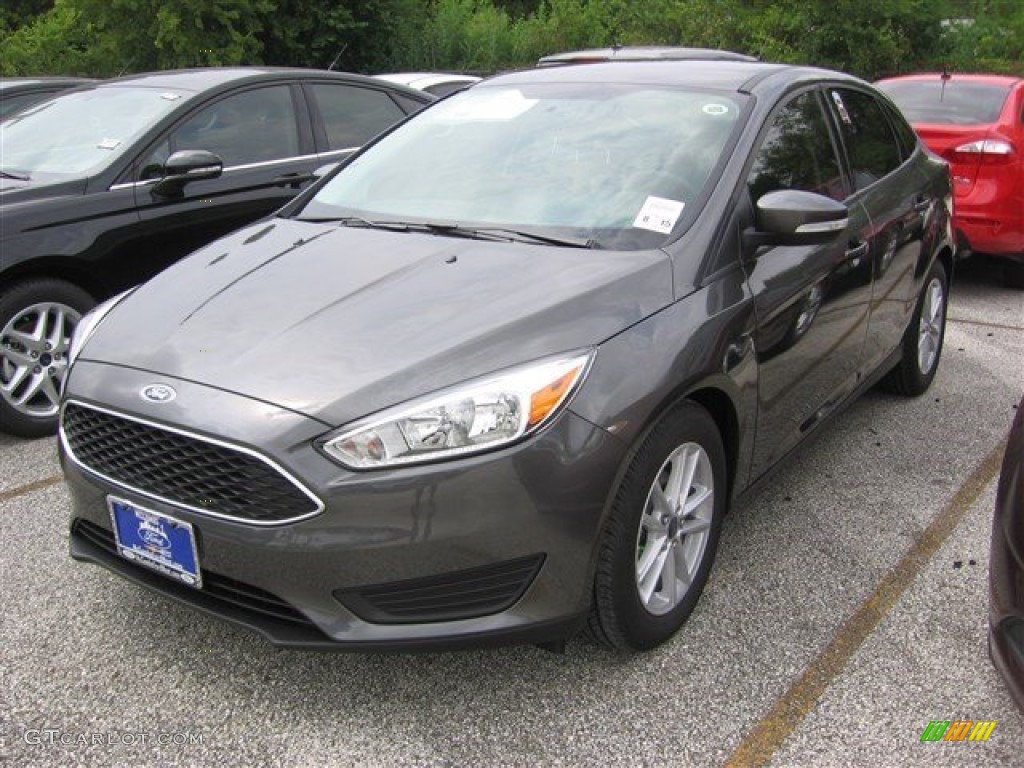 2015 Focus SE Sedan - Magnetic Metallic / Charcoal Black photo #6