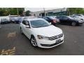 Candy White - Passat 2.5L SE Photo No. 2