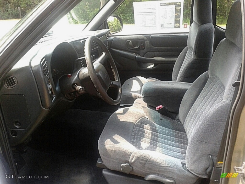 2001 S10 LS Regular Cab - Light Pewter Metallic / Medium Gray photo #13