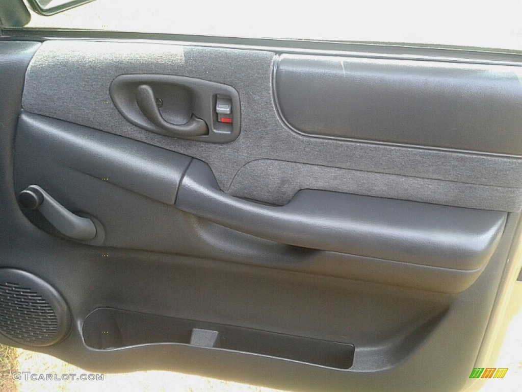 2001 S10 LS Regular Cab - Light Pewter Metallic / Medium Gray photo #20