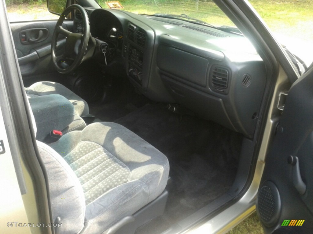 2001 S10 LS Regular Cab - Light Pewter Metallic / Medium Gray photo #21