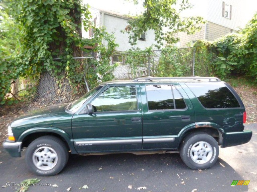 Forest Green Metallic 2001 Chevrolet Blazer LS 4x4 Exterior Photo #106867194