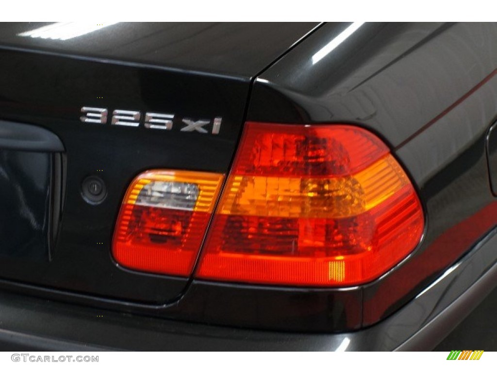 2003 3 Series 325xi Sedan - Jet Black / Natural Brown photo #47