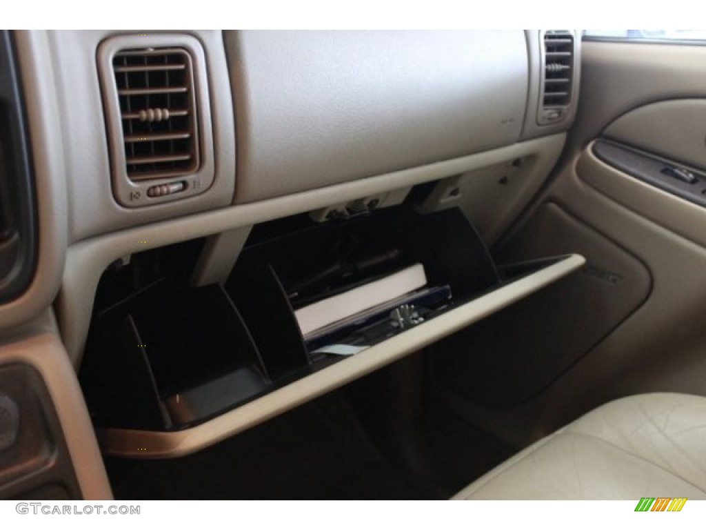 2004 Suburban 1500 LT - Sport Red Metallic / Tan/Neutral photo #24