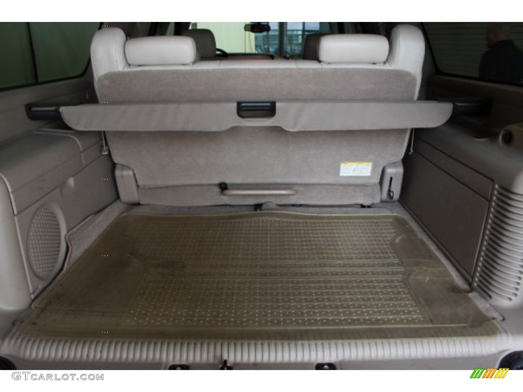 2004 Suburban 1500 LT - Sport Red Metallic / Tan/Neutral photo #40