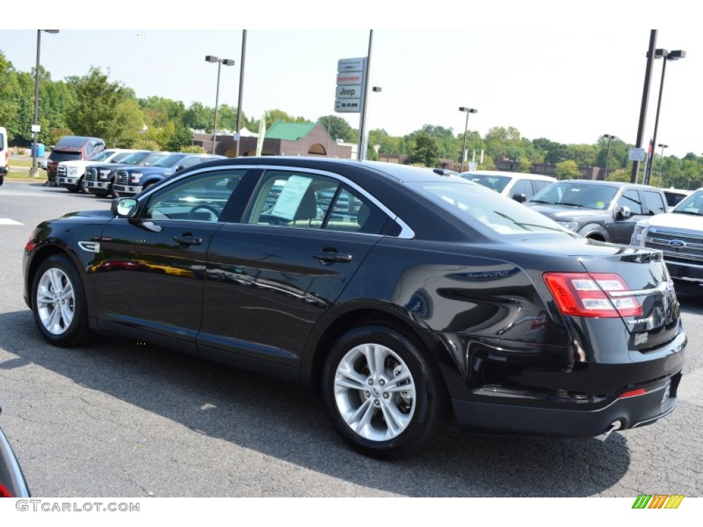 2015 Taurus SE - Tuxedo Black Metallic / Dune photo #20