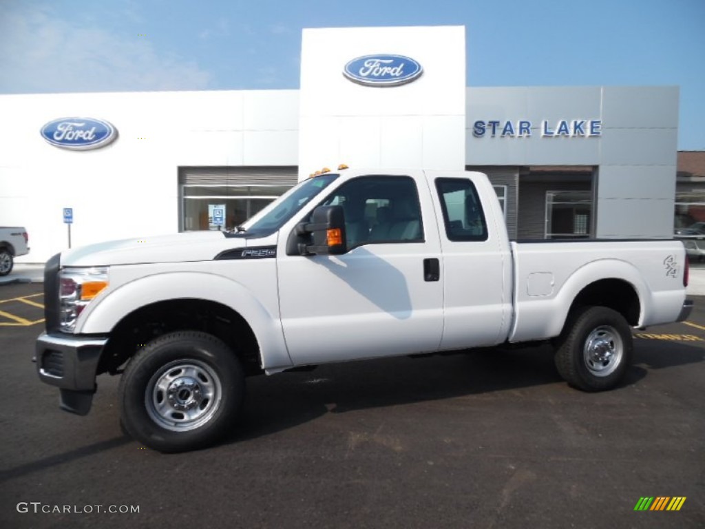 2016 F250 Super Duty XL Super Cab 4x4 - Oxford White / Steel photo #1