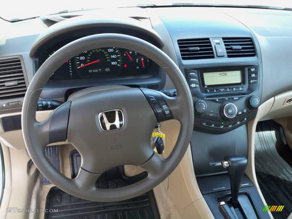 2005 Accord LX Sedan - Taffeta White / Ivory photo #6