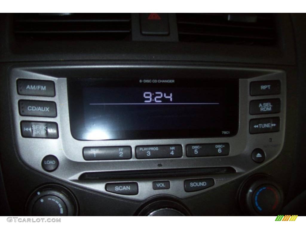 2006 Accord SE Sedan - Alabaster Silver Metallic / Gray photo #16