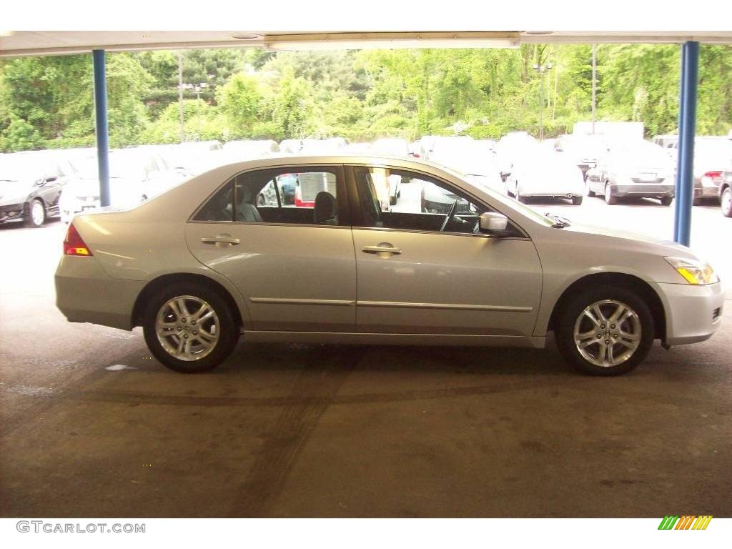 2006 Accord SE Sedan - Alabaster Silver Metallic / Gray photo #20