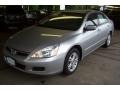 2006 Alabaster Silver Metallic Honda Accord SE Sedan  photo #21