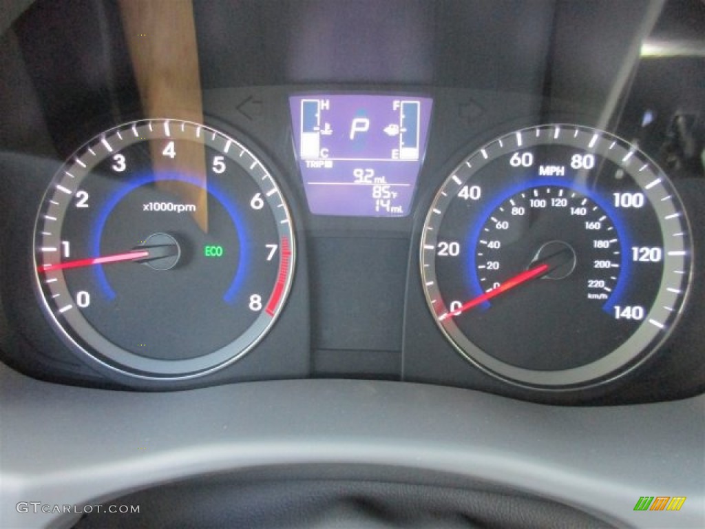2016 Hyundai Accent SE Sedan Gauges Photos