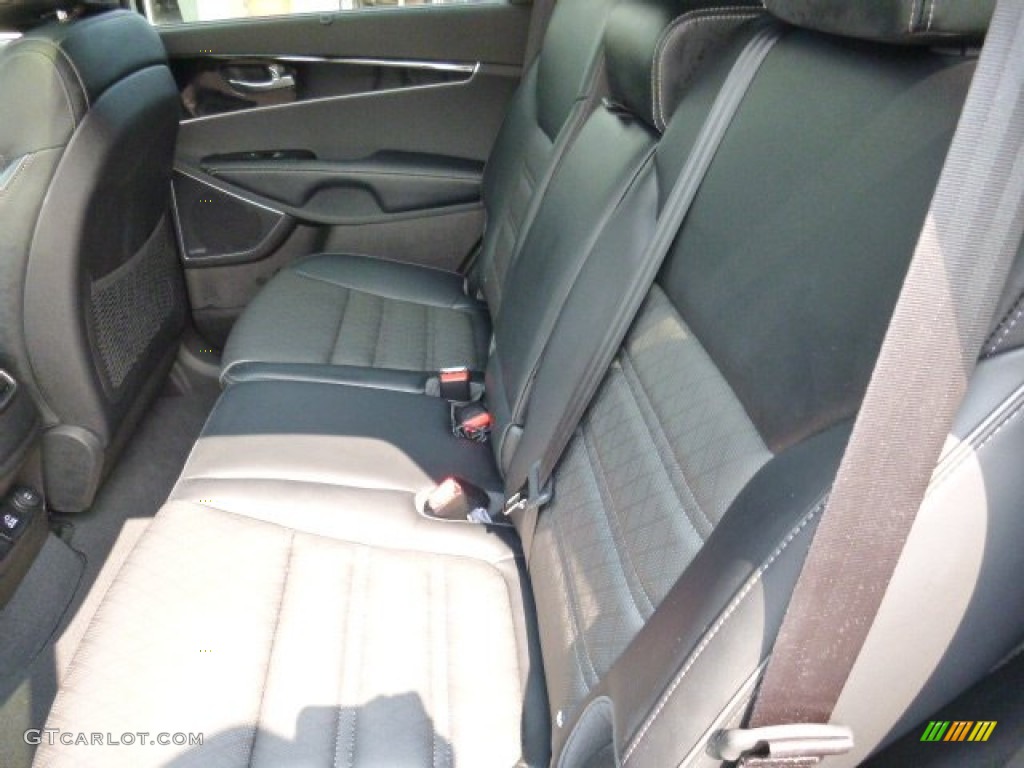 2016 Kia Sorento Limited V6 AWD Rear Seat Photos