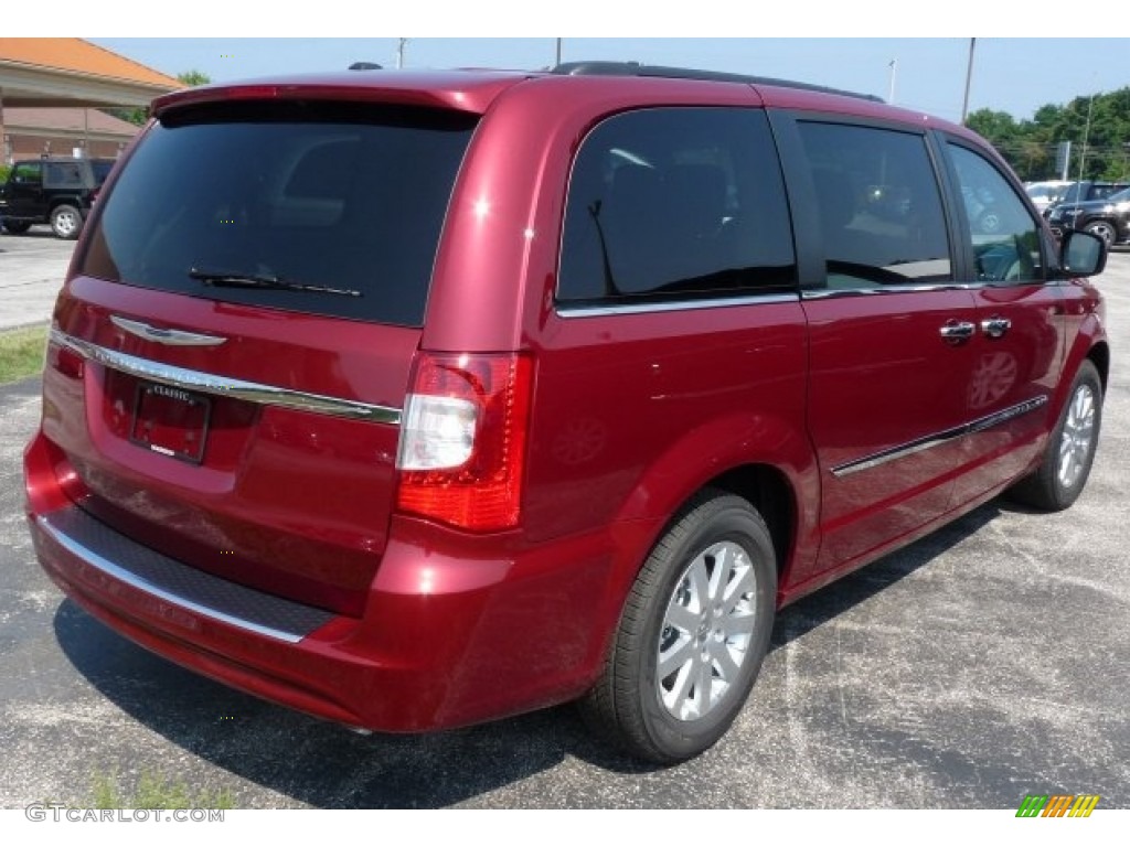 2016 Town & Country Touring - Deep Cherry Red Crystal Pearl / Black/Light Graystone photo #2