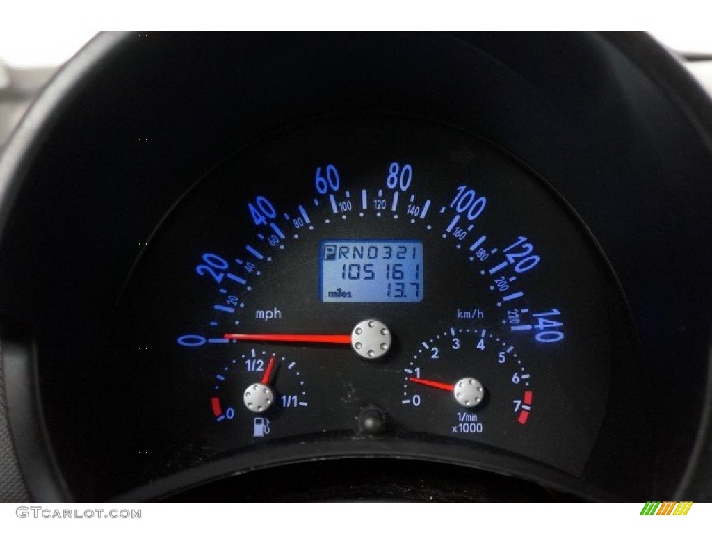 2000 Volkswagen New Beetle GLS Coupe Gauges Photos