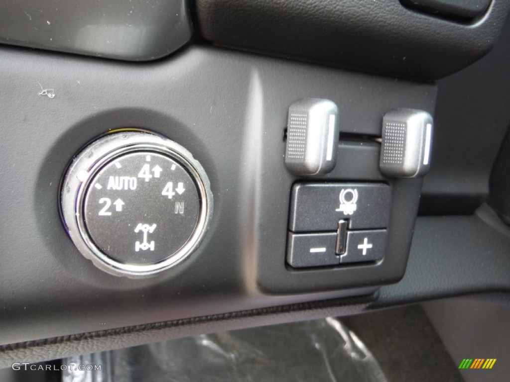 2016 Chevrolet Tahoe LTZ 4WD Controls Photo #106916620