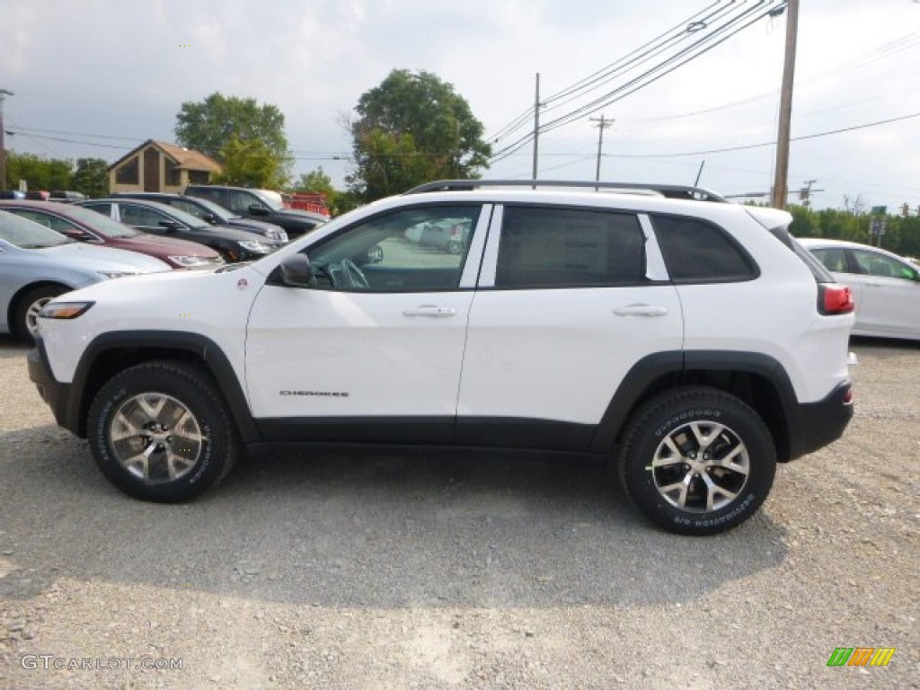 2016 Cherokee Trailhawk 4x4 - Bright White / Black photo #2