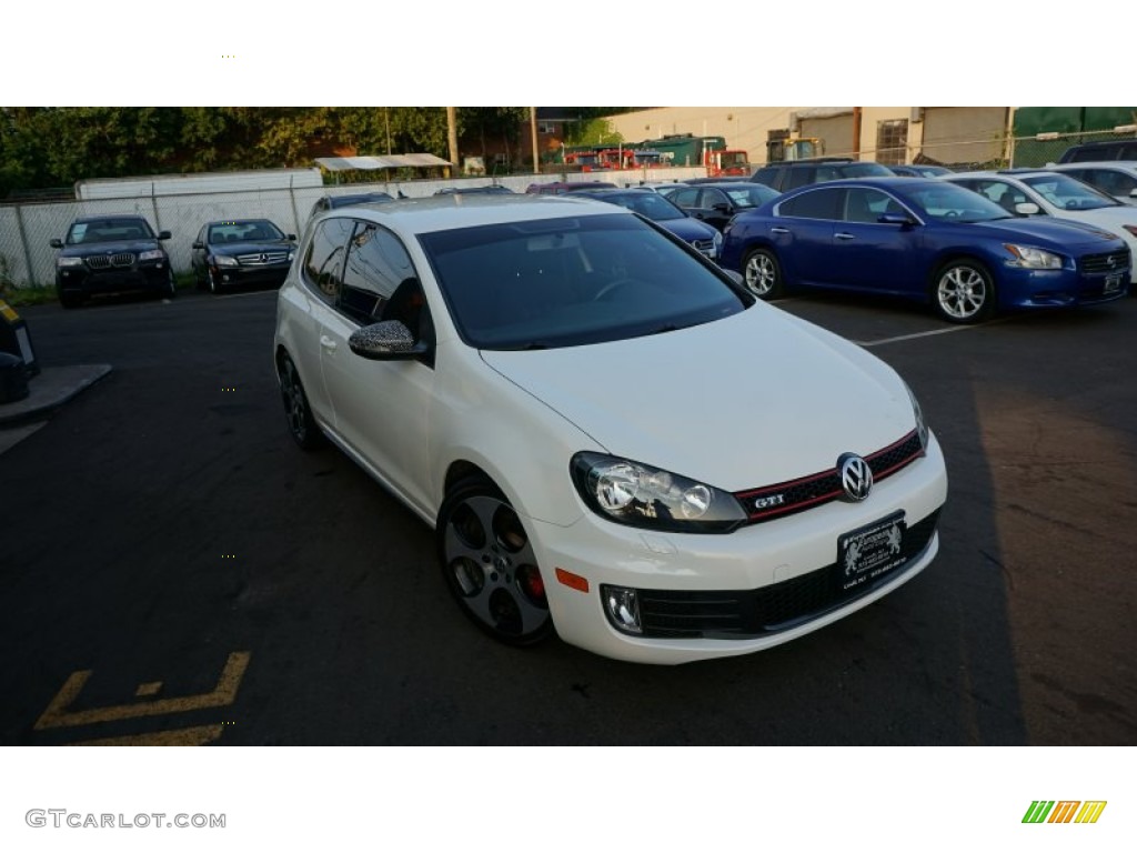 2013 GTI 2 Door - Candy White / Interlagos Plaid Cloth photo #2