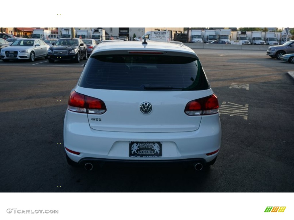 2013 GTI 2 Door - Candy White / Interlagos Plaid Cloth photo #7