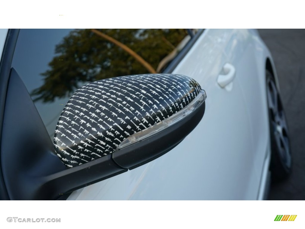 2013 GTI 2 Door - Candy White / Interlagos Plaid Cloth photo #12