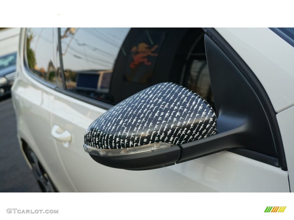 2013 GTI 2 Door - Candy White / Interlagos Plaid Cloth photo #15
