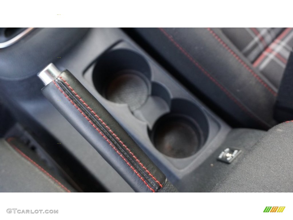 2013 GTI 2 Door - Candy White / Interlagos Plaid Cloth photo #32