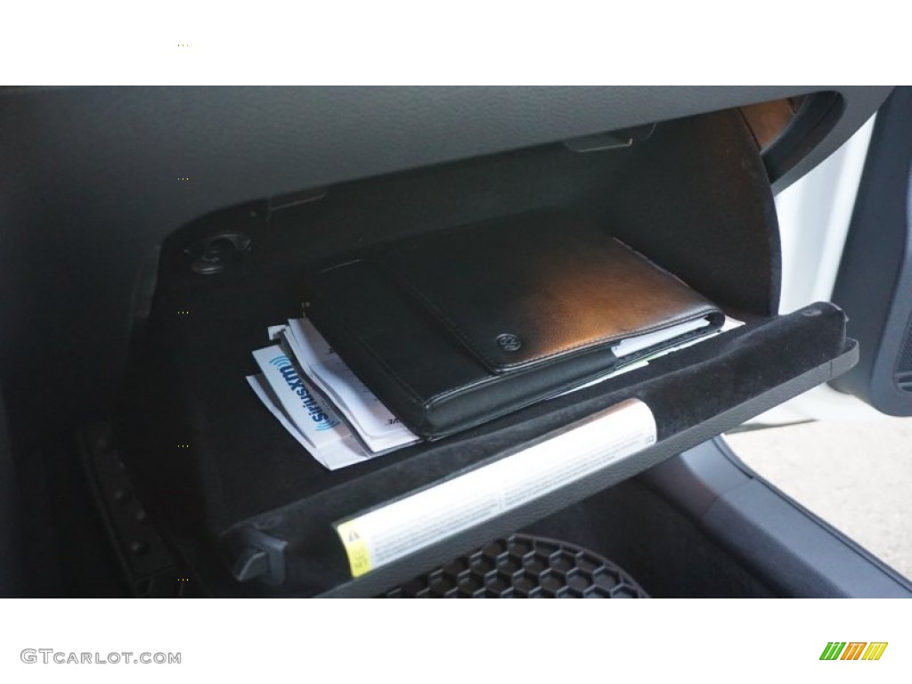 2013 GTI 2 Door - Candy White / Interlagos Plaid Cloth photo #34