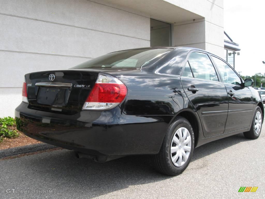 2005 Camry LE - Black / Taupe photo #3
