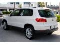 Candy White - Tiguan SE Photo No. 6