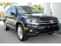Deep Black Metallic - Tiguan SE Photo No. 2