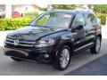 Deep Black Metallic - Tiguan SE Photo No. 4