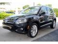 Deep Black Metallic - Tiguan SE Photo No. 5