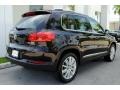 Deep Black Metallic - Tiguan SE Photo No. 10