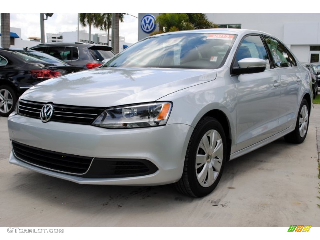 Reflex Silver Metallic 2013 Volkswagen Jetta SE Sedan Exterior Photo #106935360