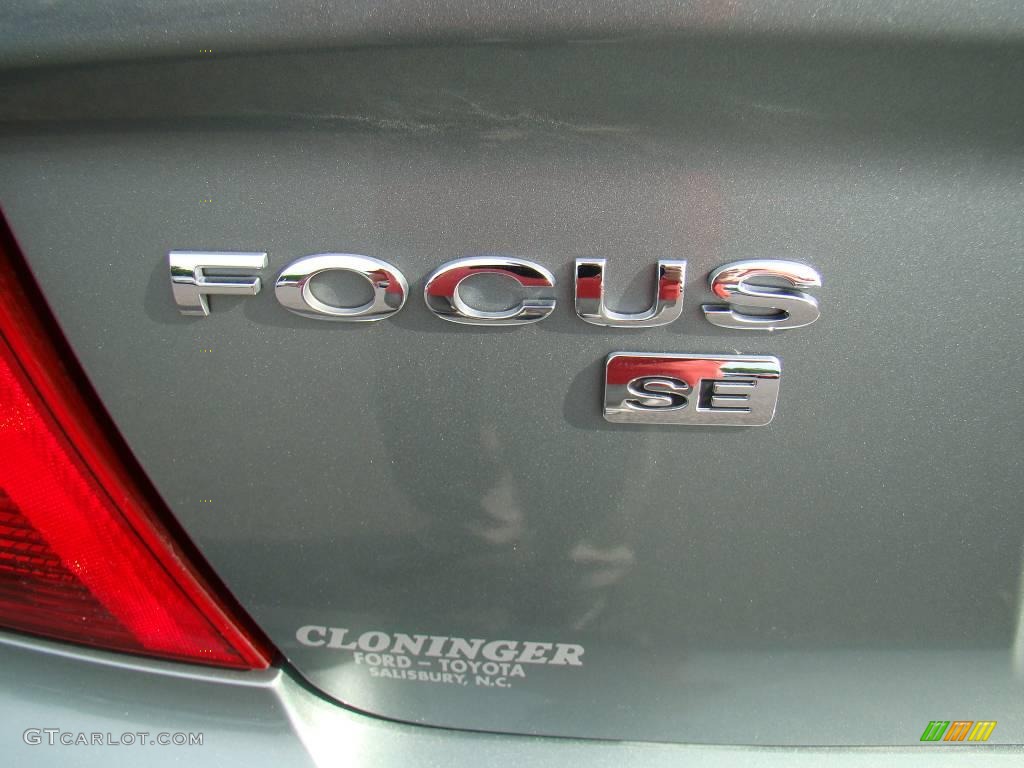 2005 Focus ZX4 SE Sedan - Light Tundra Metallic / Dark Pebble/Light Pebble photo #16