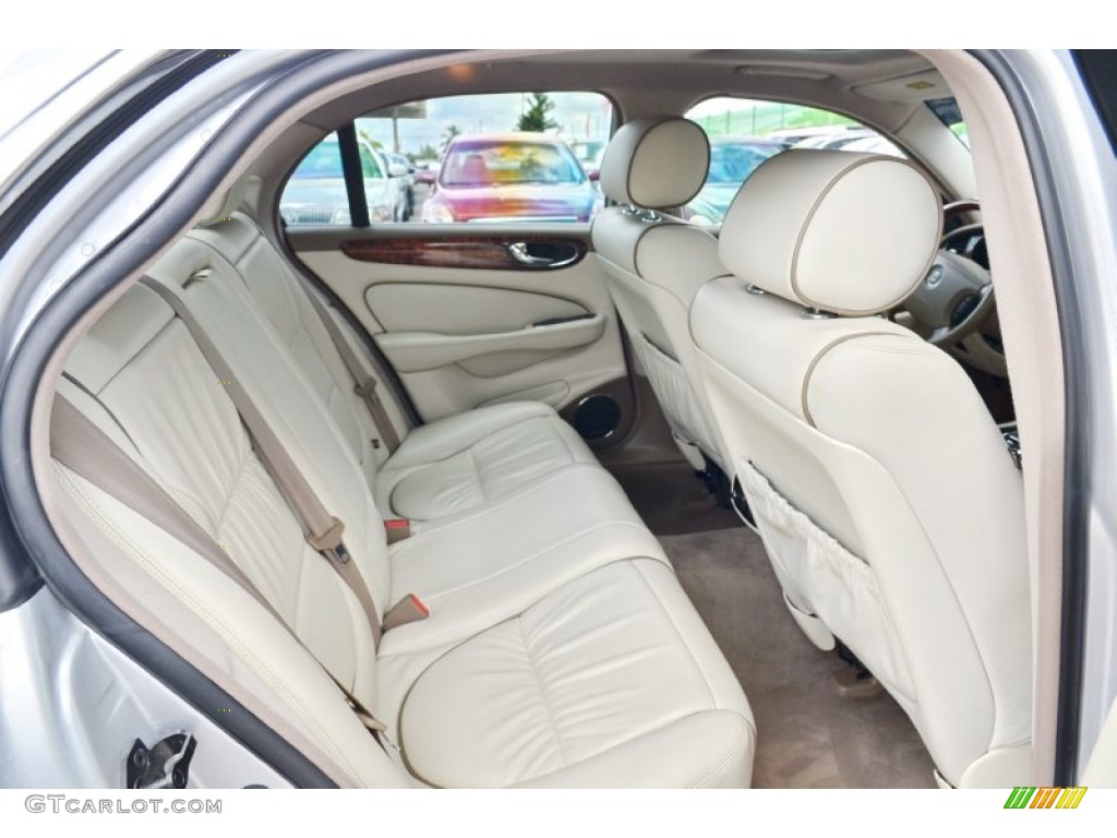 2004 Jaguar XJ Vanden Plas Rear Seat Photo #106937574