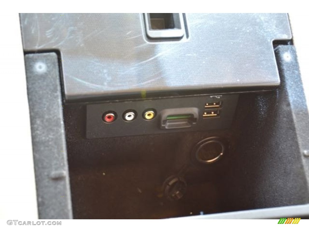 2015 Taurus Limited - Oxford White / Dune photo #28