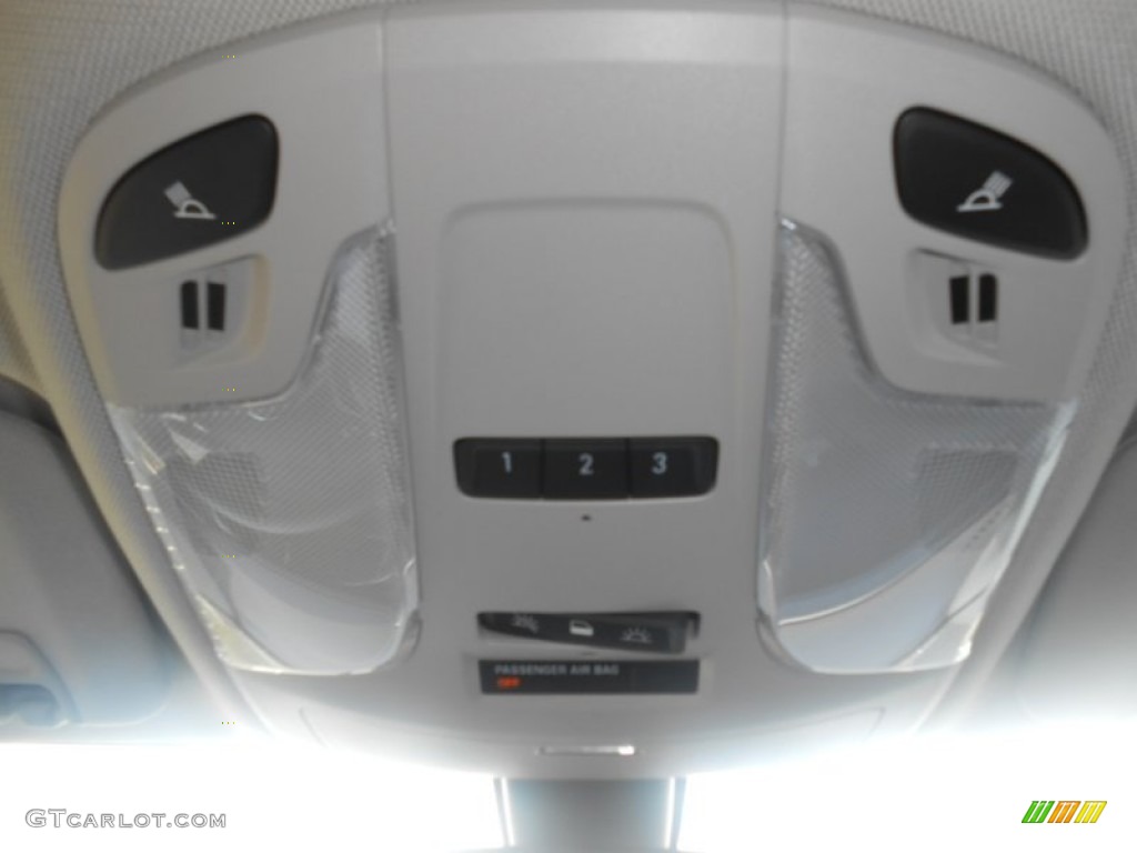 2016 Buick LaCrosse Leather Group Controls Photo #106941966