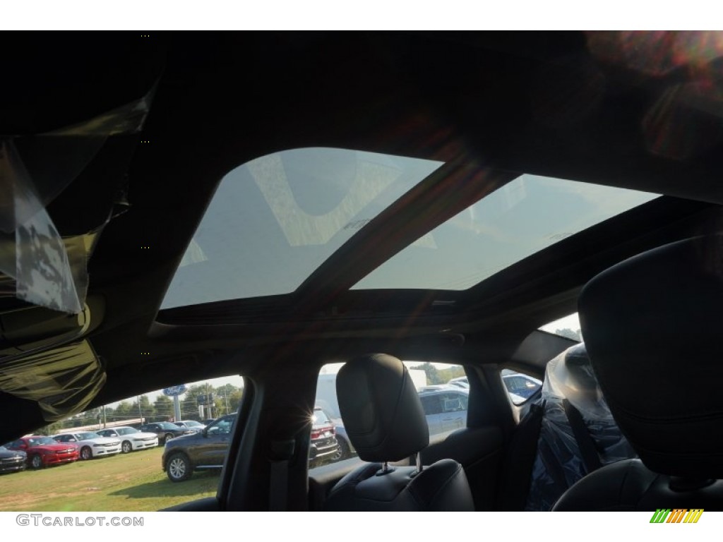 2016 Chrysler 200 S Sunroof Photos