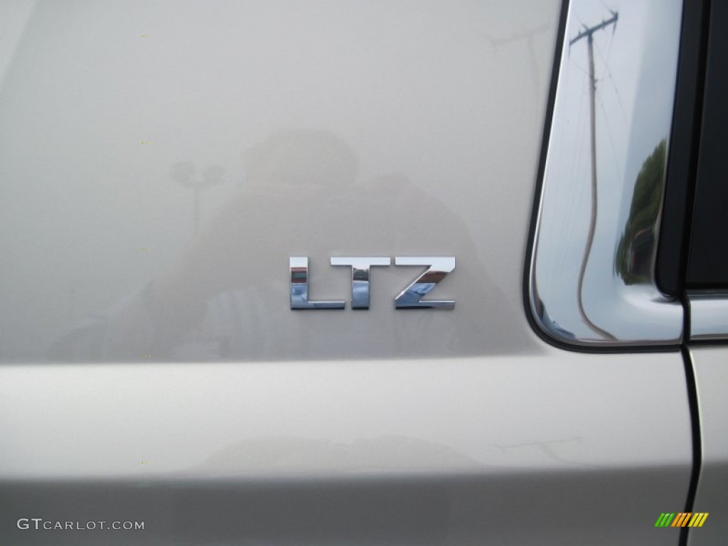 2016 Suburban LTZ 4WD - Champagne Silver Metallic / Cocoa/Dune photo #12