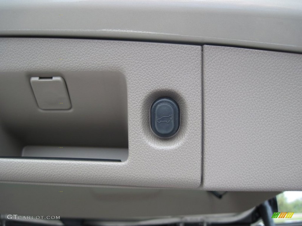 2016 Suburban LTZ 4WD - Champagne Silver Metallic / Cocoa/Dune photo #34