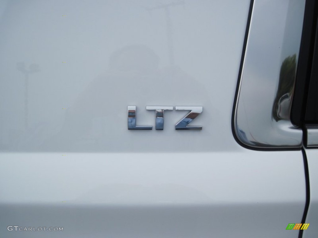 2016 Suburban LTZ 4WD - Summit White / Jet Black photo #11