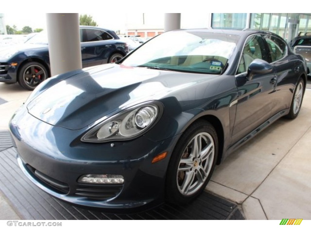 2013 Panamera S - Yachting Blue Metallic / Yachting Blue/Cream photo #3