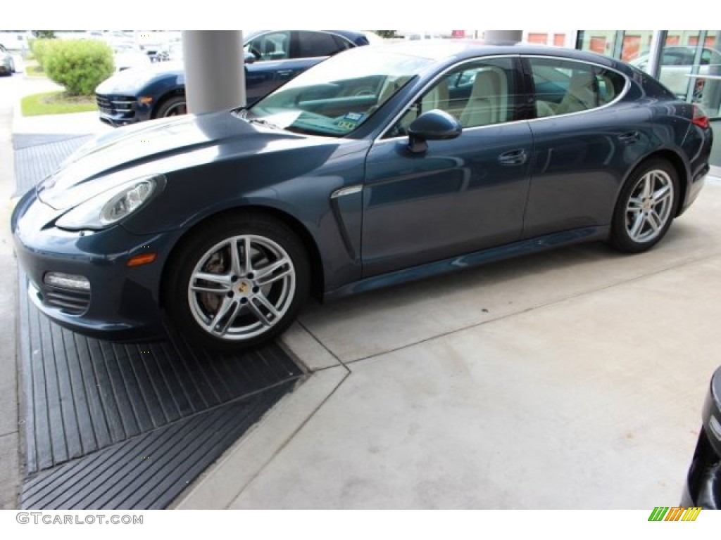 2013 Panamera S - Yachting Blue Metallic / Yachting Blue/Cream photo #6