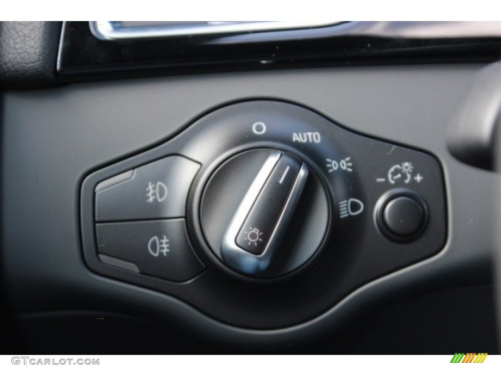 2016 Audi A4 2.0T Premium Plus quattro Controls Photos