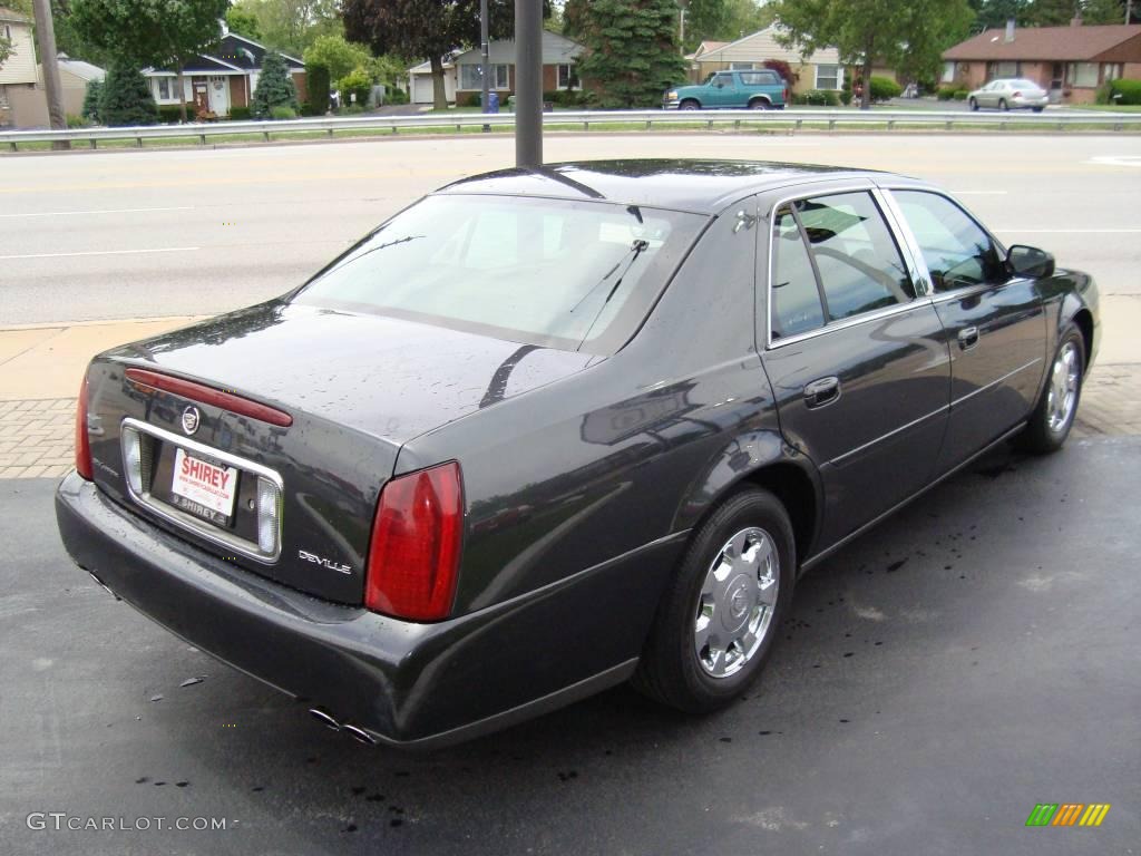 2002 DeVille Sedan - Graphite Metallic / Black photo #4