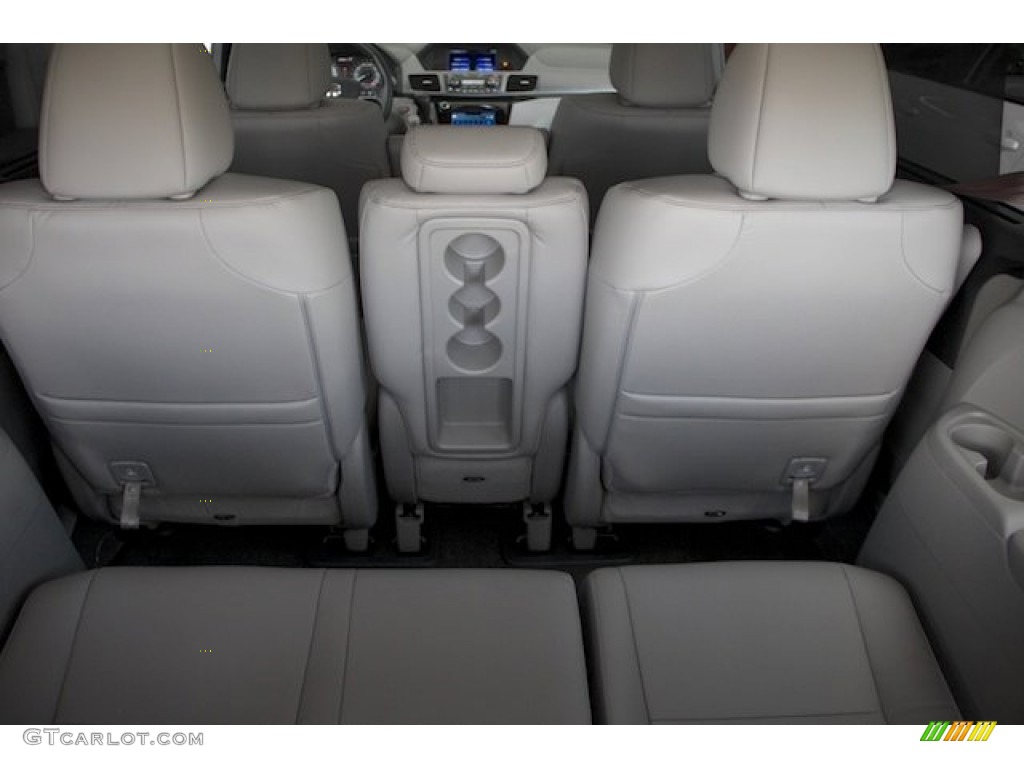 2016 Honda Odyssey EX-L Rear Seat Photos