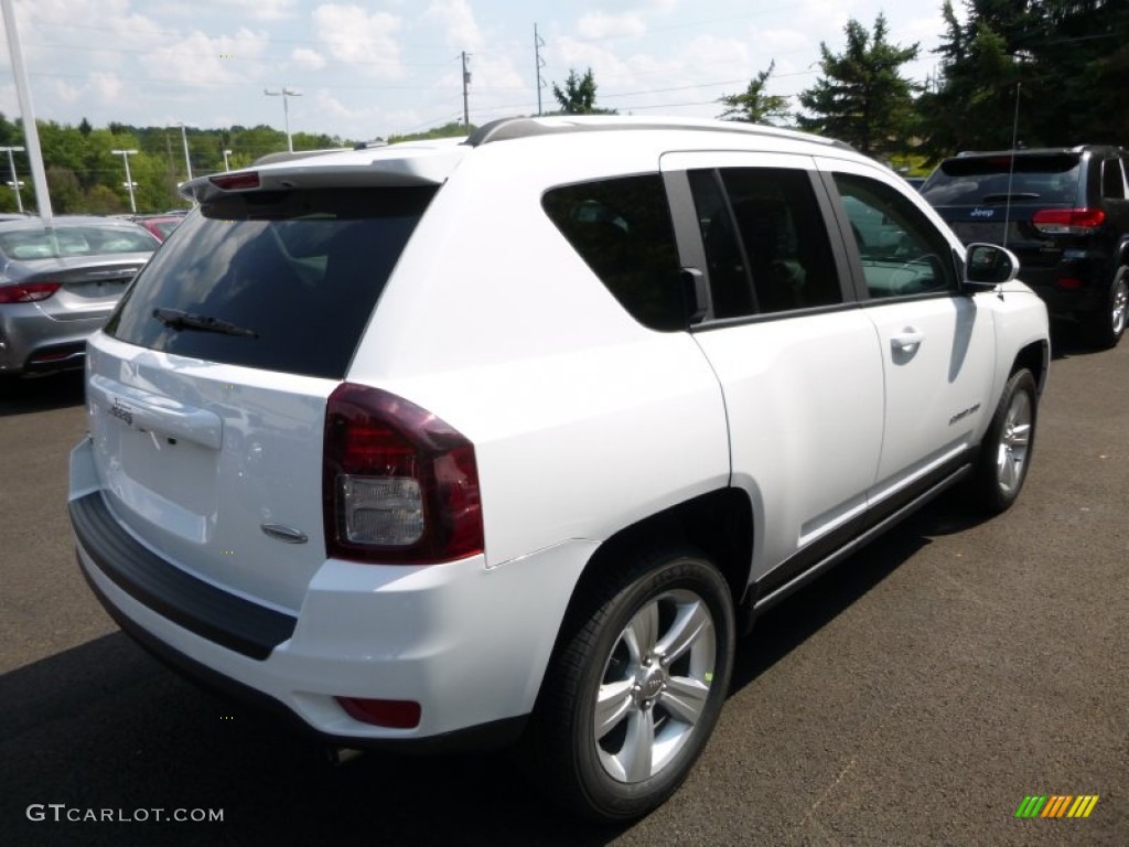 2016 Compass Latitude 4x4 - Bright White / Dark Slate Gray photo #8